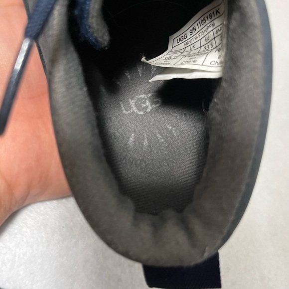 UGG Canoe Waterproof Chukka Boots 1105181K Leather Navy Blue Kids sz 2 - Picture 7 of 8